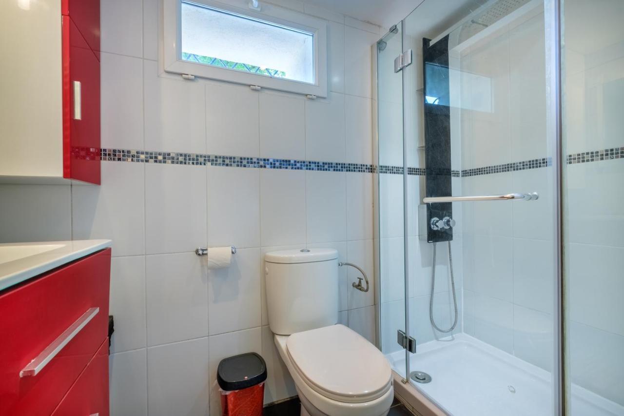 Bas De Villa, Piscine, 3 Etoiles Сен-Поль-де-Ванс Экстерьер фото